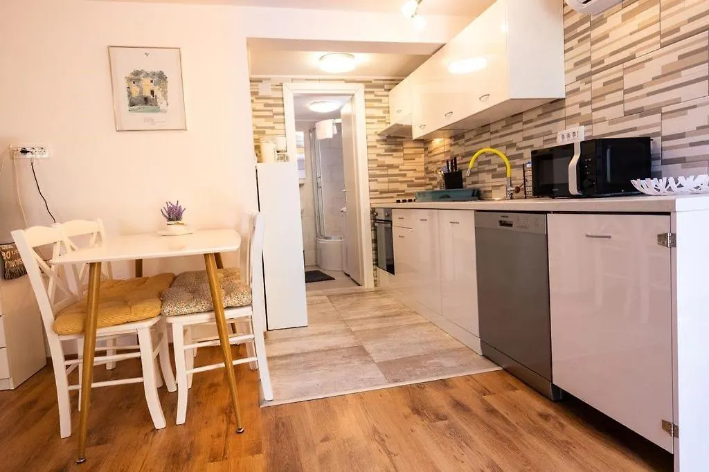 Apartment Rea 0*, Malinska Croatia