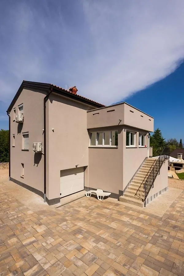 Apartment Rea Malinska